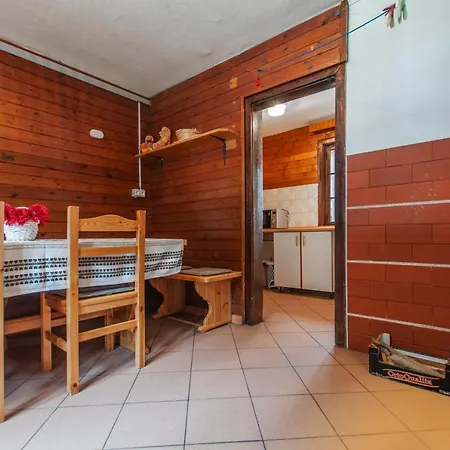 Mala Koca Wooden * Goreljek